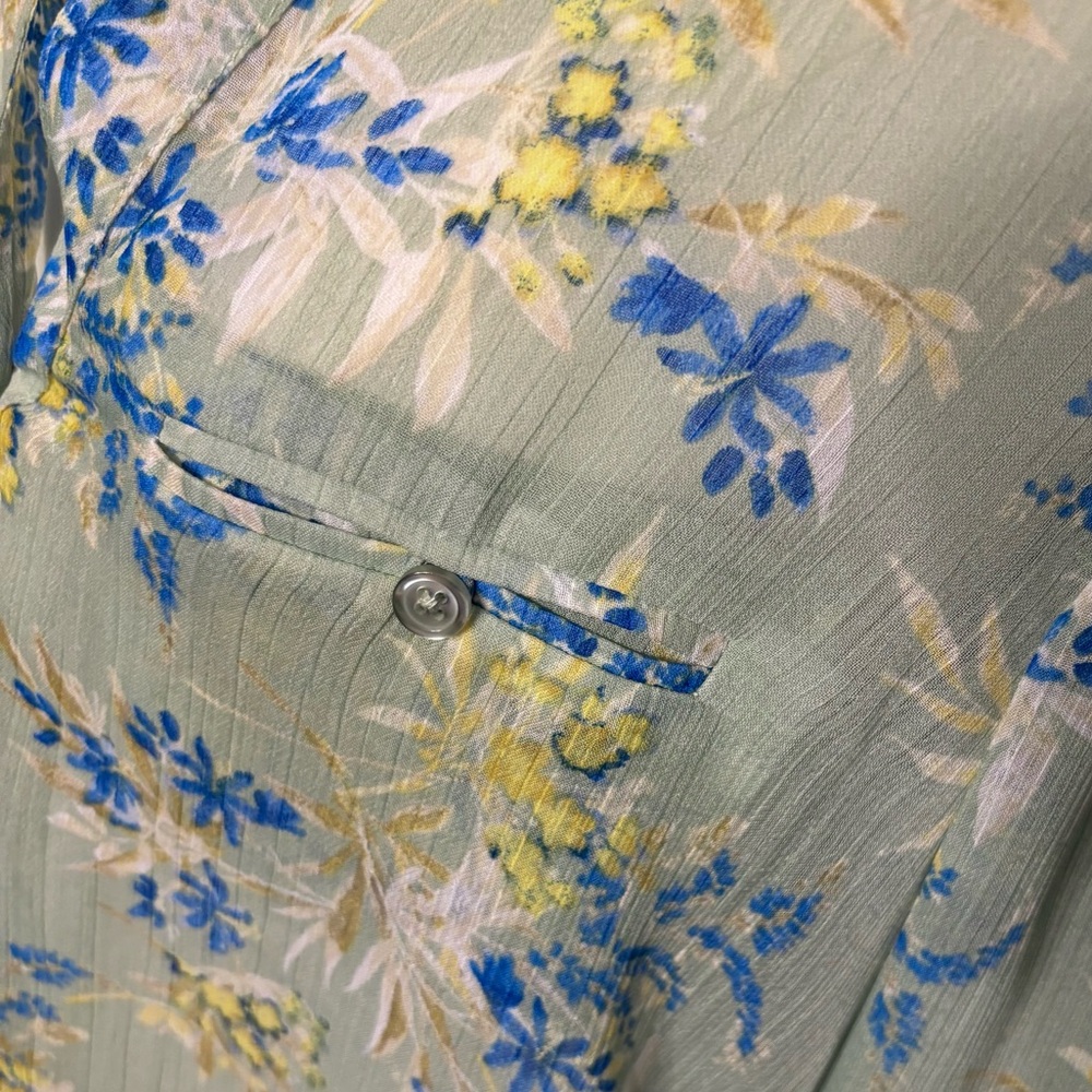 🌼2/$40 🌼KUT from the Kloth NWT Floral Print Chiffon Button-up, Long-sleeve - Picture 14 of 16